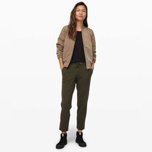 Lululemonw On the Fly Pants – Size 4 (Dark Olive)